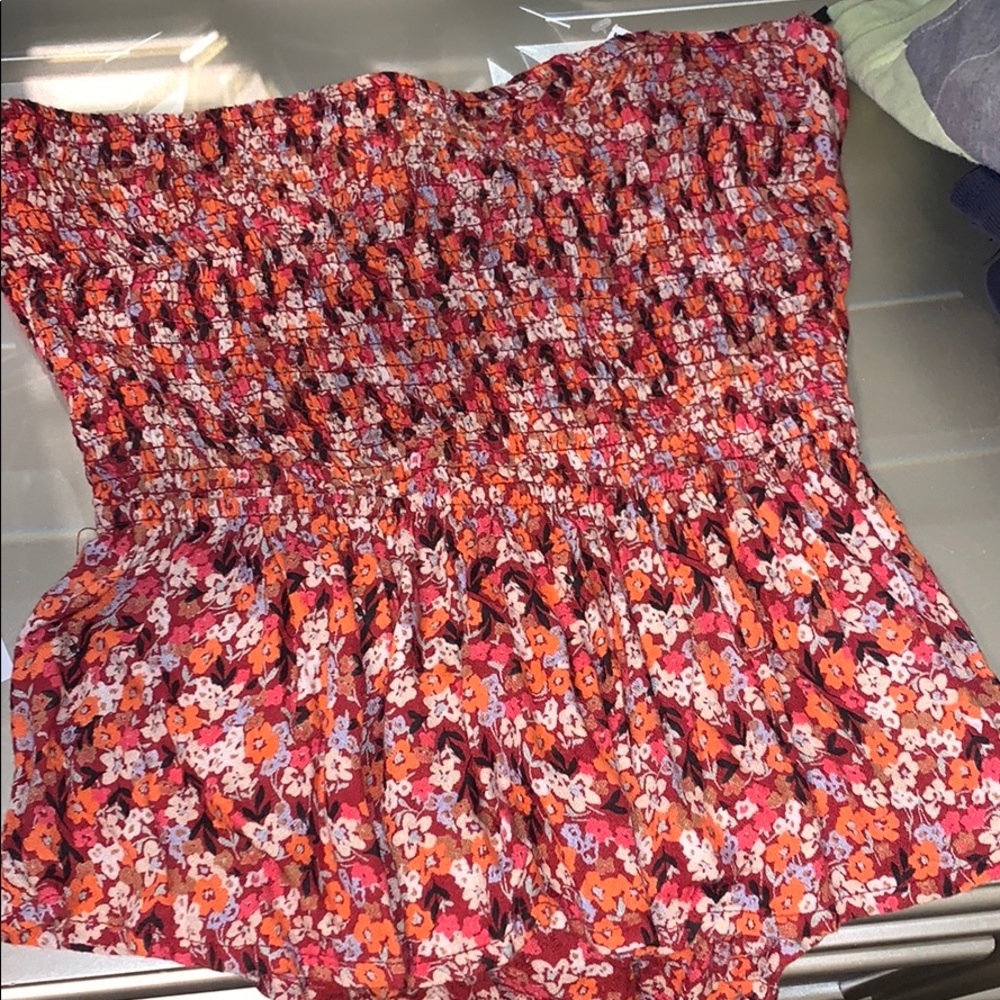 Floral strapless blouse